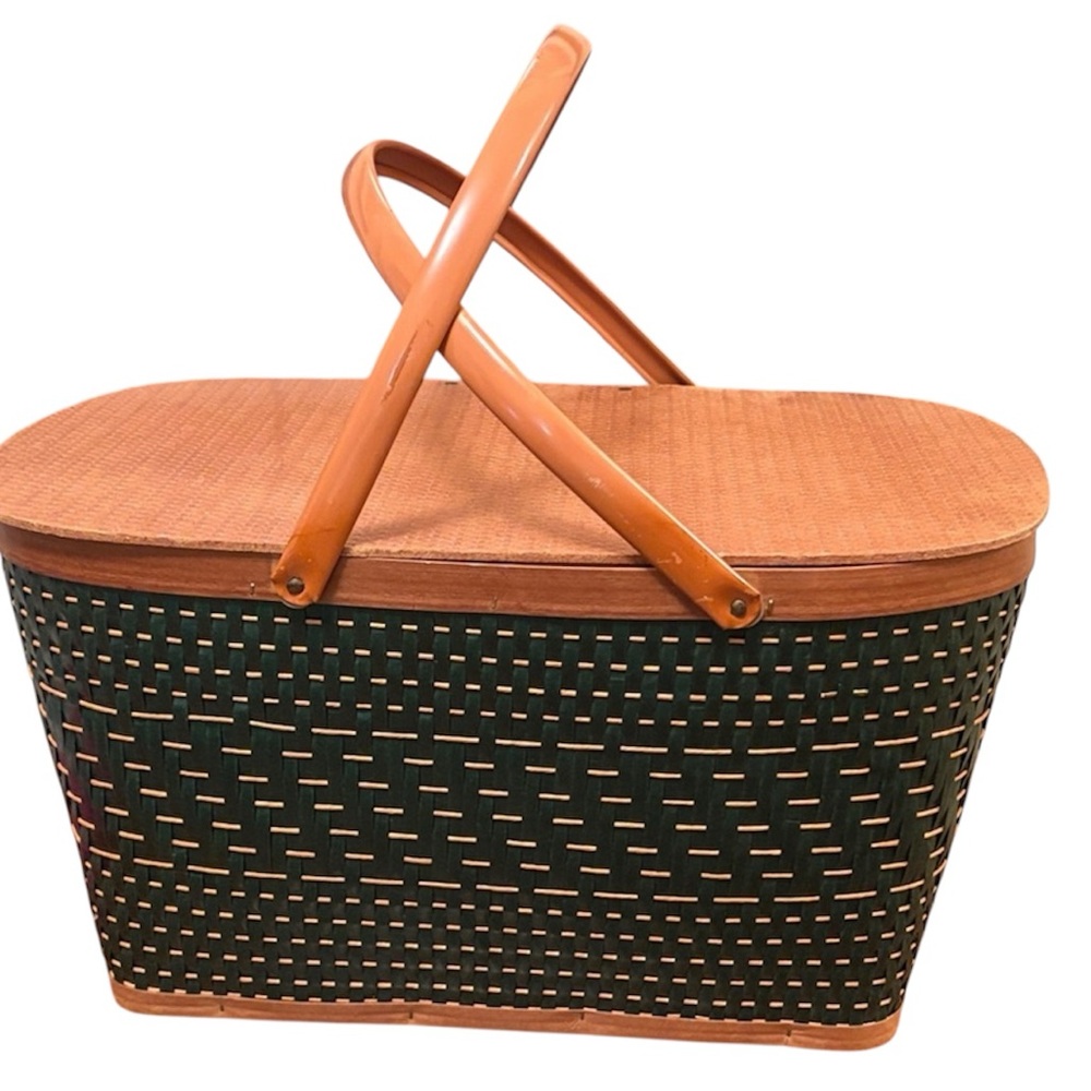 Vintage 70s Hawkeye Burlington Green Woven Picnic Basket Metal Handles